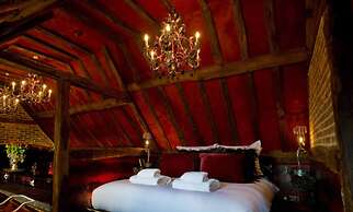 Crazy Bear Hotel-Beaconsfield