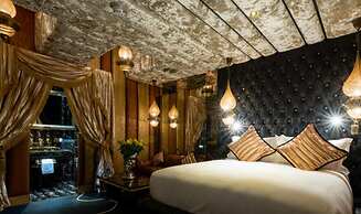 Crazy Bear Hotel-Beaconsfield