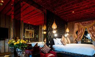 Crazy Bear Hotel-Beaconsfield