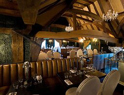 Crazy Bear Hotel-Beaconsfield