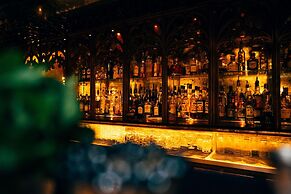 Crazy Bear Hotel-Beaconsfield