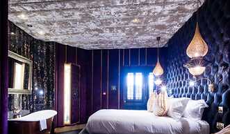 Crazy Bear Hotel-Beaconsfield