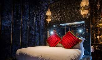 Crazy Bear Hotel-Beaconsfield