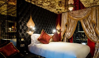 Crazy Bear Hotel-Beaconsfield