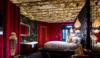 Crazy Bear Hotel-Beaconsfield