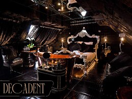Crazy Bear Hotel-Beaconsfield