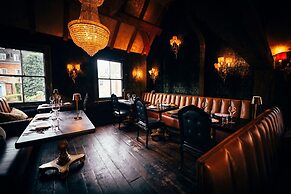 Crazy Bear Hotel-Beaconsfield