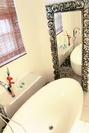 Constance Sakoa Boutik