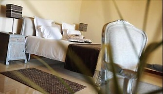 Constance Sakoa Boutik