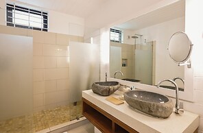 Constance Sakoa Boutik