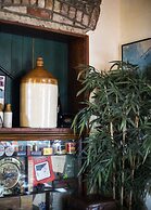 Maddens Bridge Bar & Guesthouse