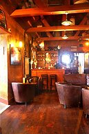 Maddens Bridge Bar & Guesthouse