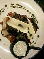 Maddens Bridge Bar & Guesthouse