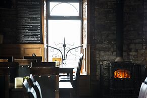 Maddens Bridge Bar & Guesthouse