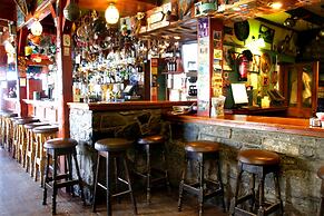 Maddens Bridge Bar & Guesthouse