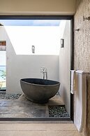 Constance Tekoma. Rodrigues