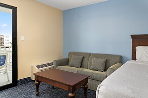 Coastal Palms Inn & Suites