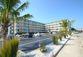 Coastal Palms Inn & Suites