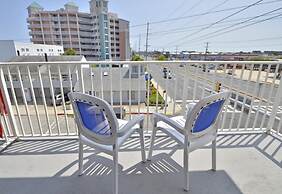 Coastal Palms Inn & Suites