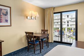 Coastal Palms Inn & Suites