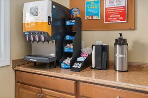 Coastal Palms Inn & Suites