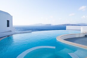 Grand Ambassador Santorini Hotel