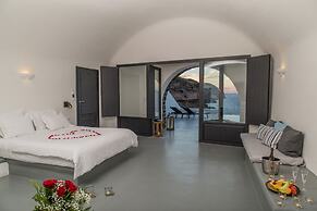 Grand Ambassador Santorini Hotel