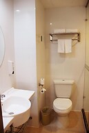 Hanting Express Dandong Train Station