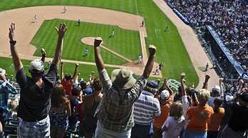Holiday Inn Express & Suites Detroit North - Troy by IHG