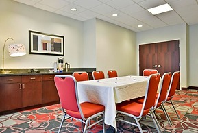 Holiday Inn Express & Suites Utica by IHG