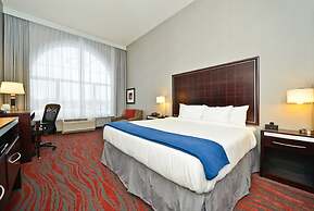 Holiday Inn Express & Suites Utica by IHG