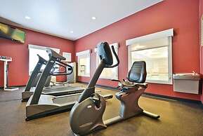 Holiday Inn Express & Suites Utica by IHG
