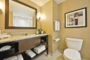 Holiday Inn Express & Suites Utica by IHG