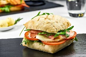 Radisson Blu Hotel, Kyiv Podil City Centre