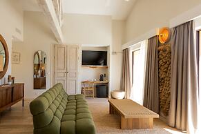 Casa Santini x Roc Seven