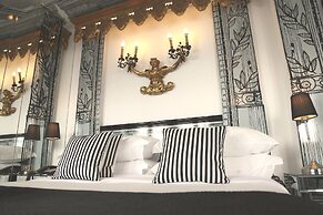 Teatro Boutique Rooms & Suites