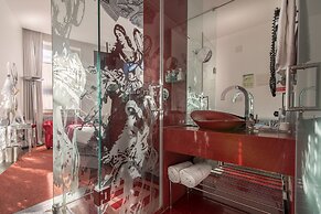 Teatro Boutique Rooms & Suites