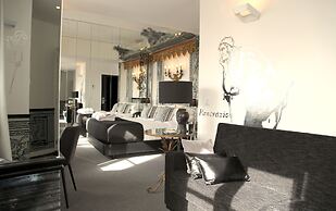 Teatro Boutique Rooms & Suites