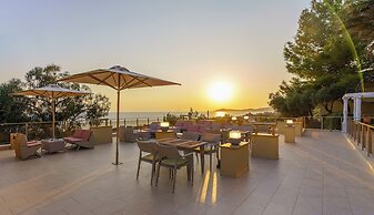 Greek Pride Cronwell Rahoni