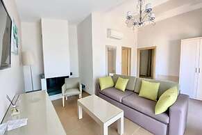 Greek Pride Cronwell Rahoni