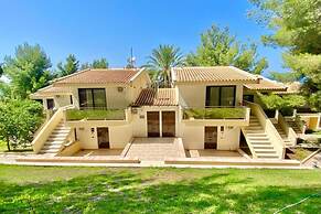 Greek Pride Cronwell Rahoni