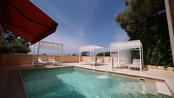 Greek Pride Cronwell Rahoni