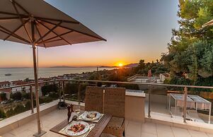 Greek Pride Cronwell Rahoni