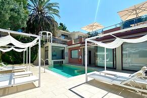 Greek Pride Cronwell Rahoni