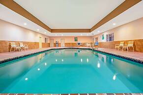 La Quinta Inn & Suites by Wyndham Floresville