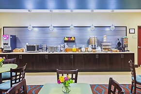 La Quinta Inn & Suites by Wyndham Floresville