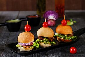 DoubleTree by Hilton Gurugram Baani Square