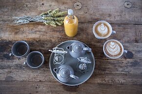 Six Keys Seaside Lodge