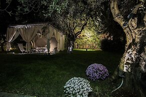 Six Keys Seaside Lodge