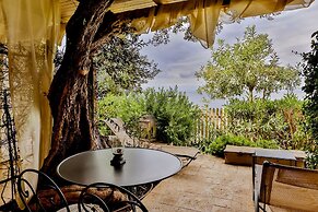 Six Keys Seaside Lodge